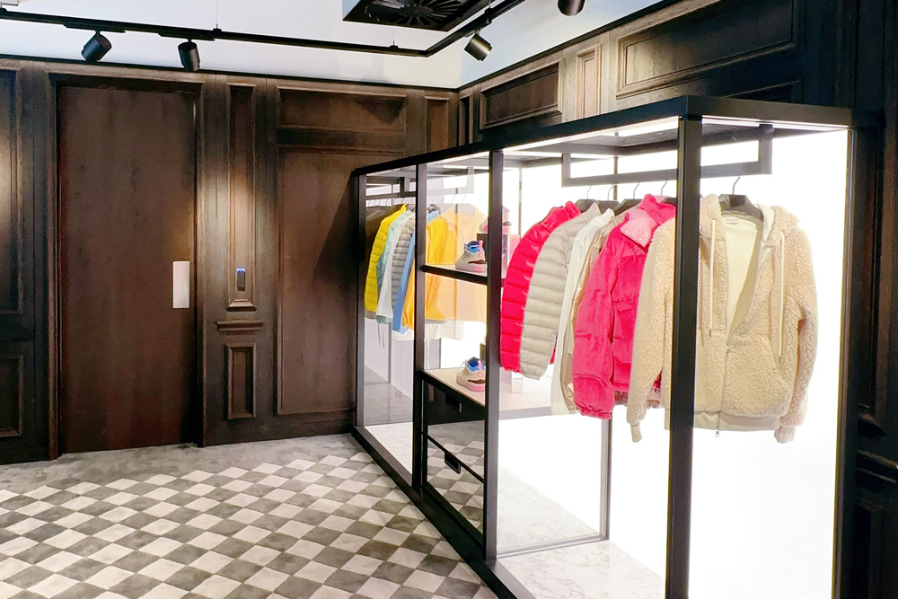 Moncler fit out - commercial fit out 1